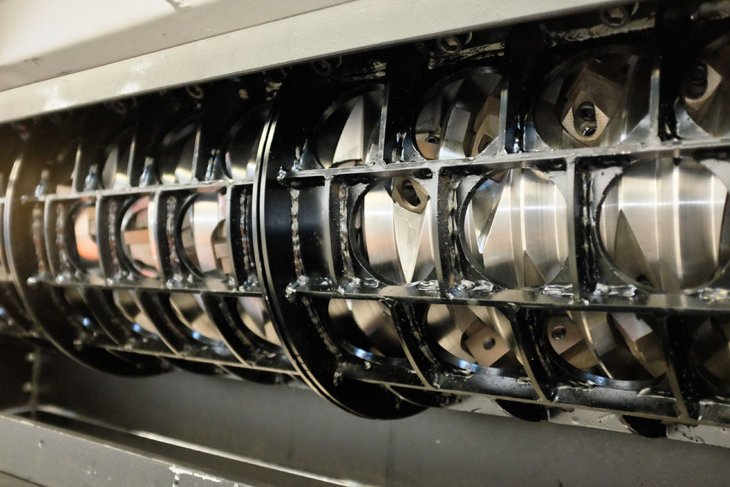 single-shaft-shredder-sr-1300-for-plastic-recycling-blades